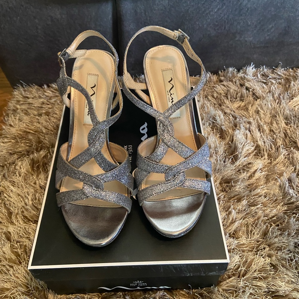 Nina Raeni-YG Dress Pump in Pewter - Picture 2 of 10